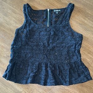 Medium Express Floral Lace Sleeveless Blouse with Zipper in Back